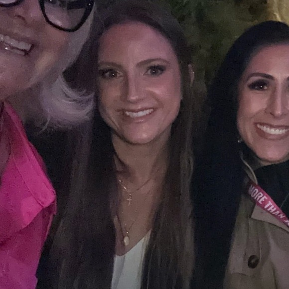 Meet your Posher, Cara - Picture 4 of 4